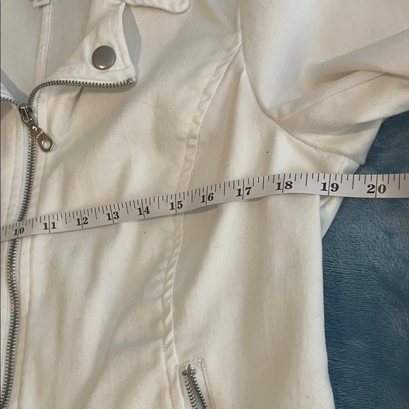 Westport Women's Cream Jean Jacket - Picture 3 of 9